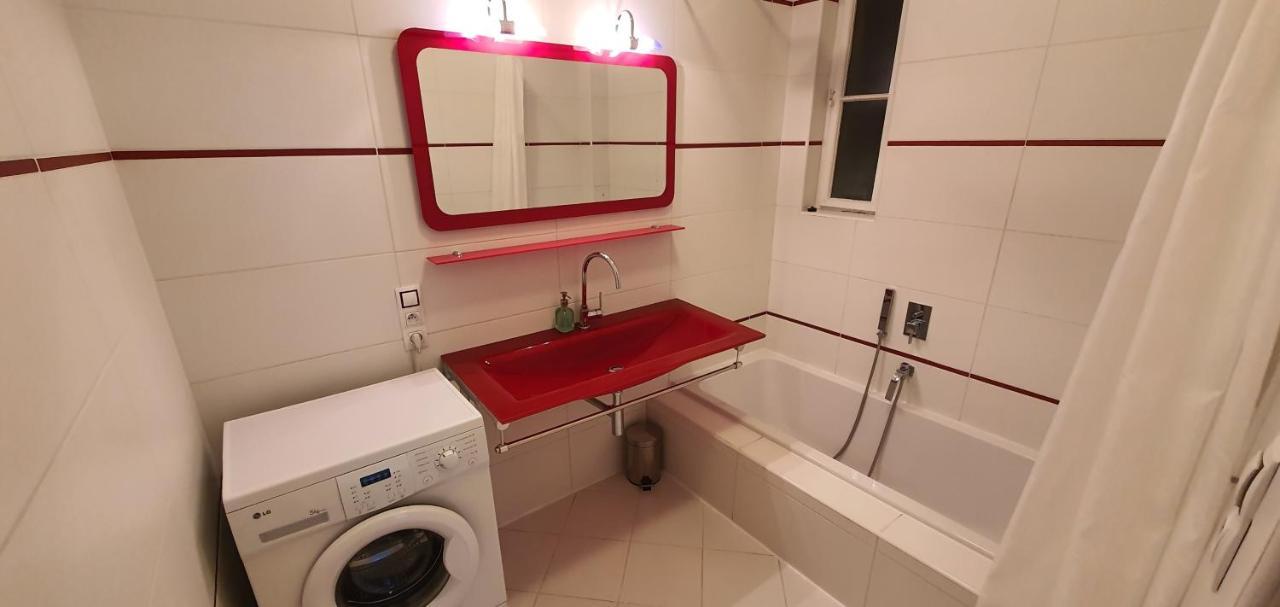 Tower Apartment Praha Bagian luar foto