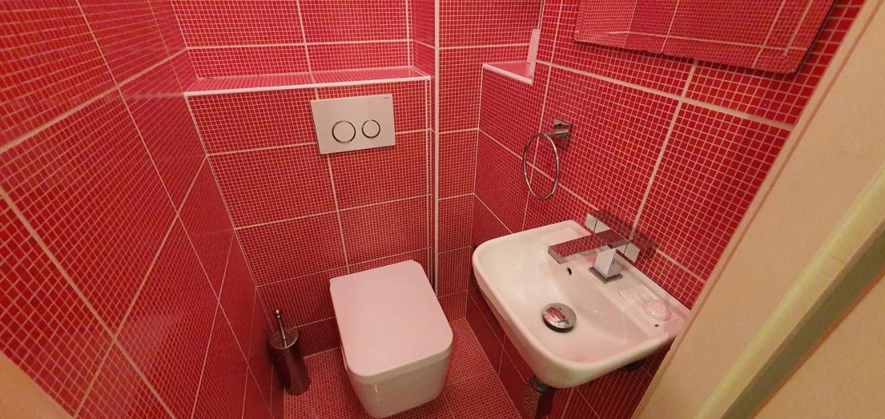 Tower Apartment Praha Bagian luar foto