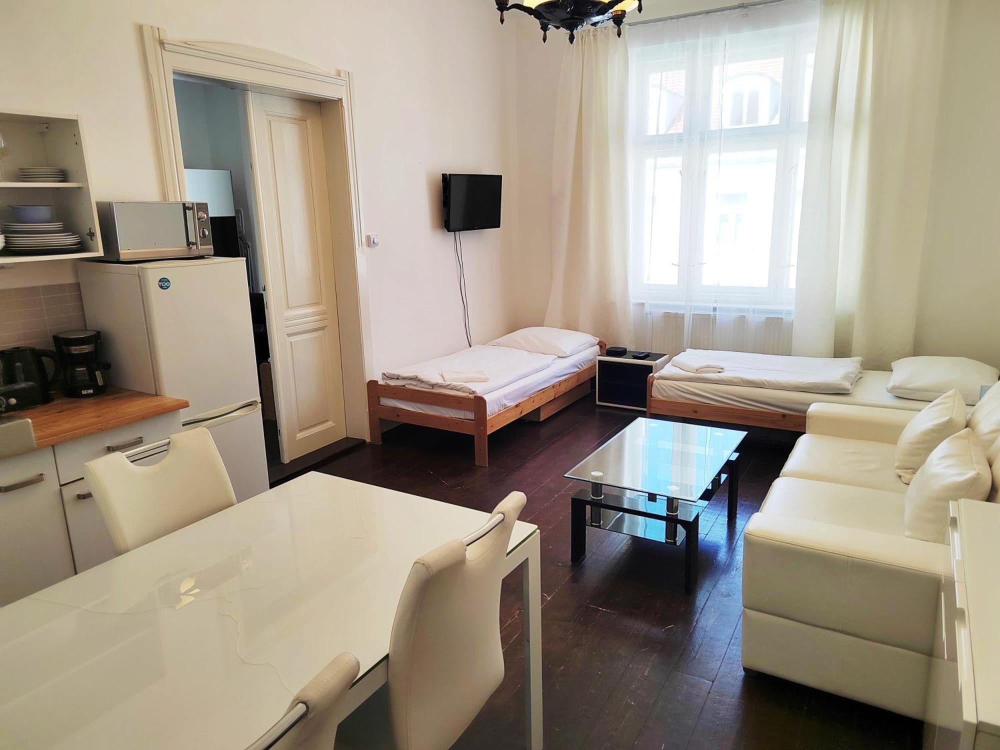 Tower Apartment Praha Bagian luar foto
