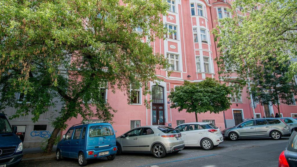 Tower Apartment Praha Bagian luar foto