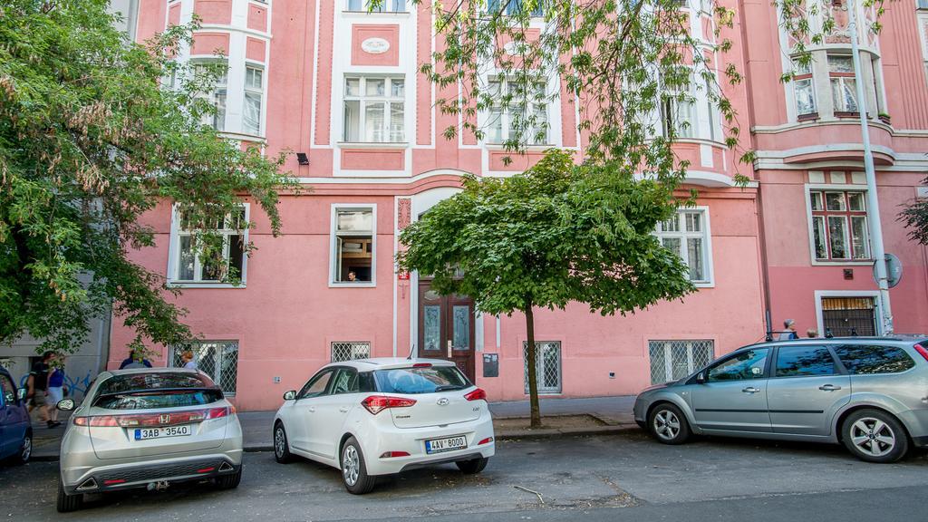 Tower Apartment Praha Bagian luar foto