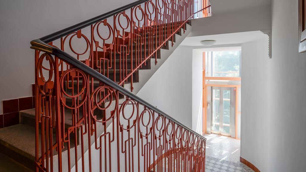 Tower Apartment Praha Bagian luar foto